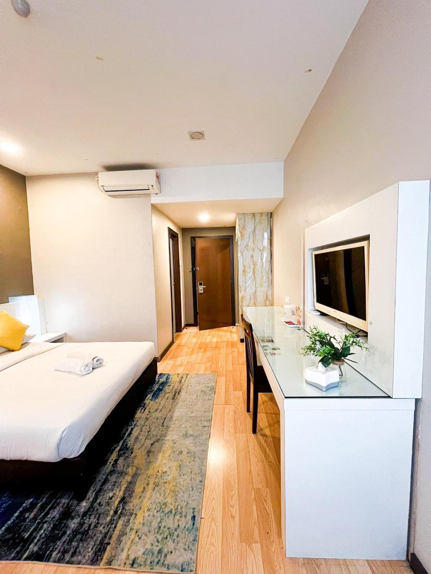 Lovita Hotel Kuantan Exterior photo